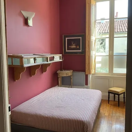 Apartament Dans Particulier Au Calme Situe Sur Le Vieux-port